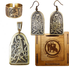 Jewelry set "Kiev bird" in a gift box.