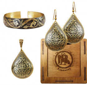 Jewelry set "Abundance" in a gift box.