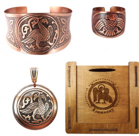A set of jewelry "Suzdal bird" in a gift box.
