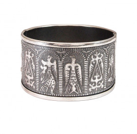 Three Hierarchical Bracelet