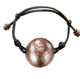 Spherical lace bracelet "Unknown animal"