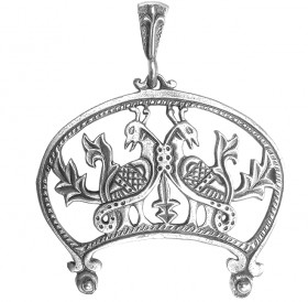 Slotted moon "Wide-horned with a pair of birds"