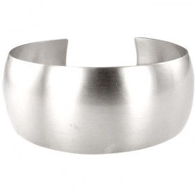 Wide bracelet