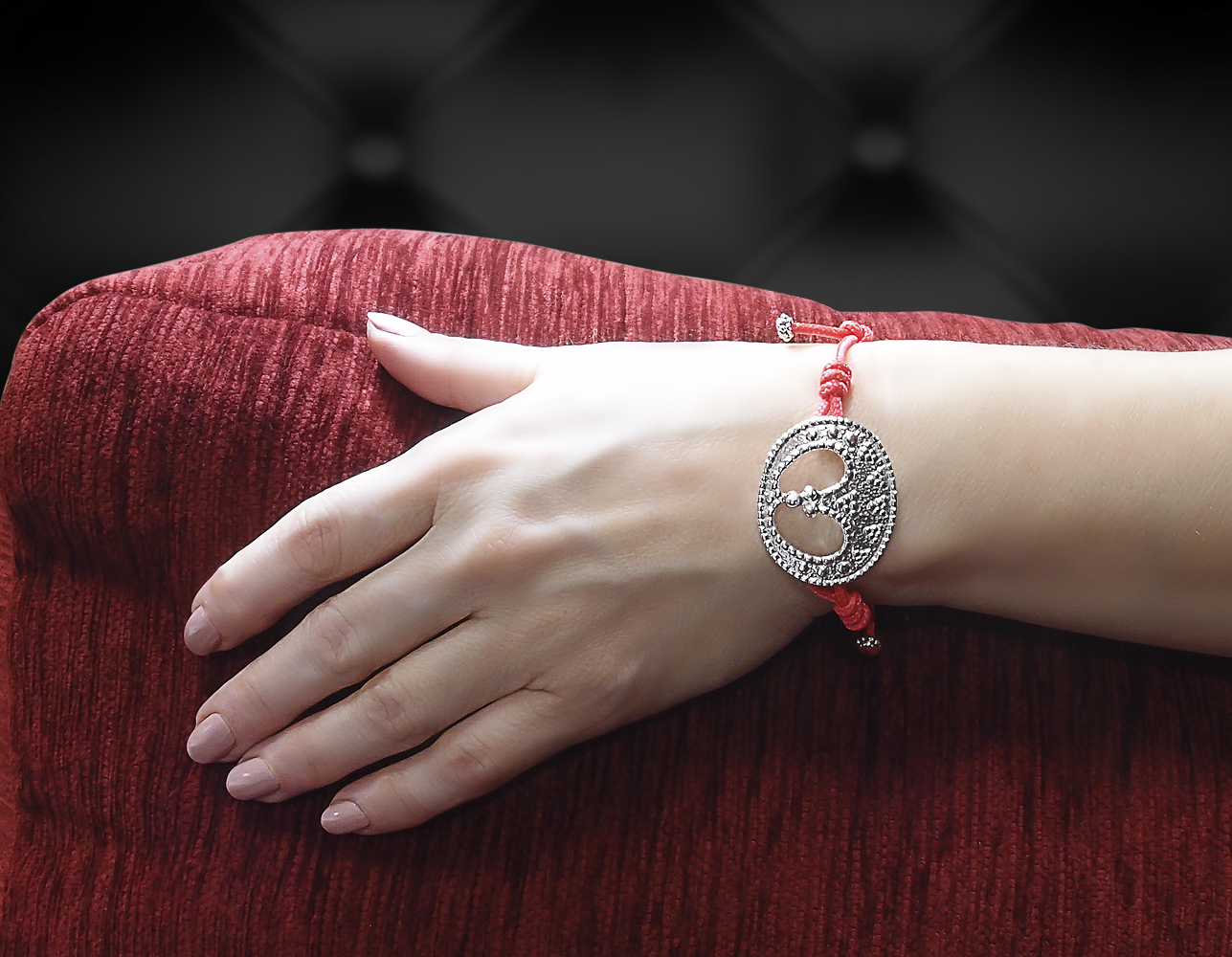 Bracelet-lace "Closed moon"