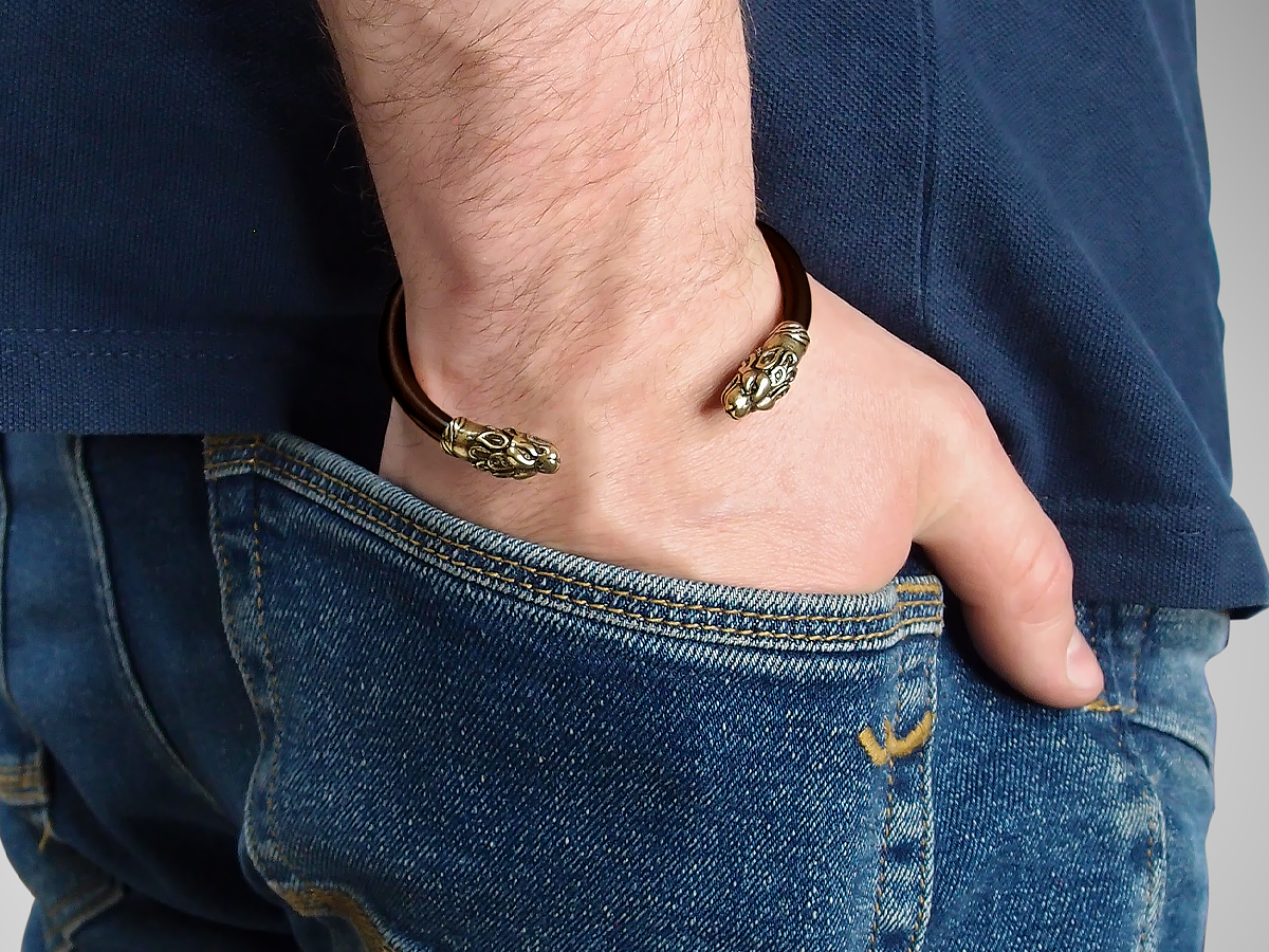 Bracelet "Wolves"
