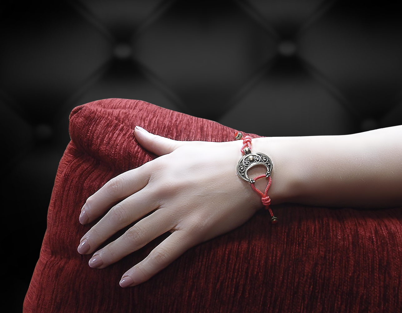 Bracelet-lace transformer "Young lady"