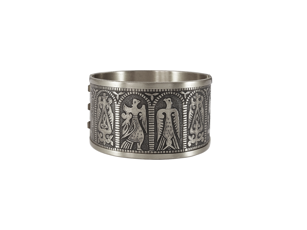 Three Hierarchical Bracelet