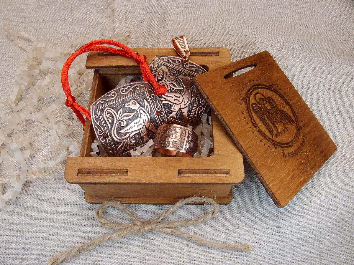 Jewelry set "Skylark" in a gift box.