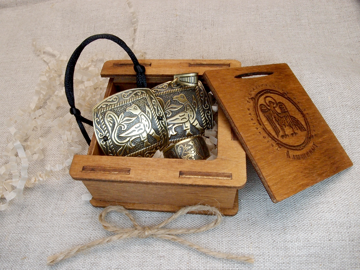 Jewelry set "Skylark" in a gift box.