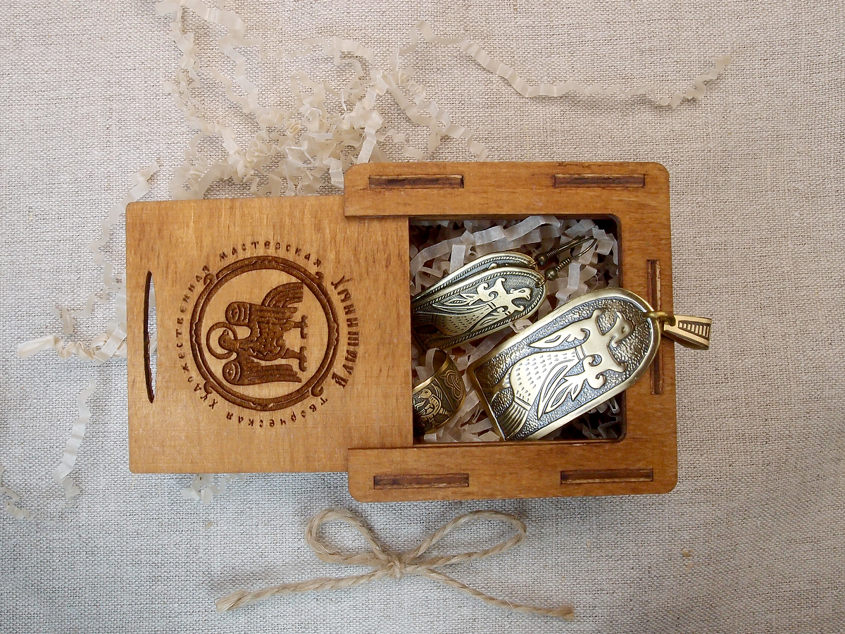 Jewelry set "Virgo Bird" in a gift box.