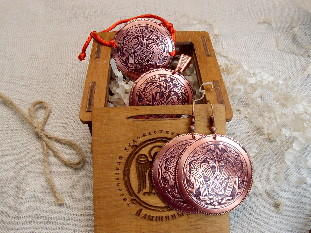 Jewelry set "Suzdal hawks" in a gift box.