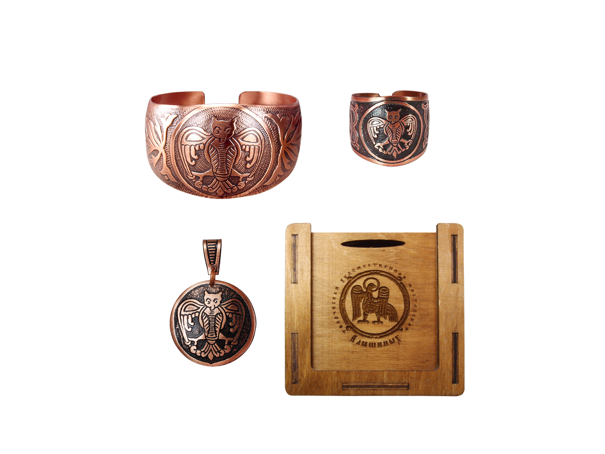 Jewelry set "Owl" in a gift box.
