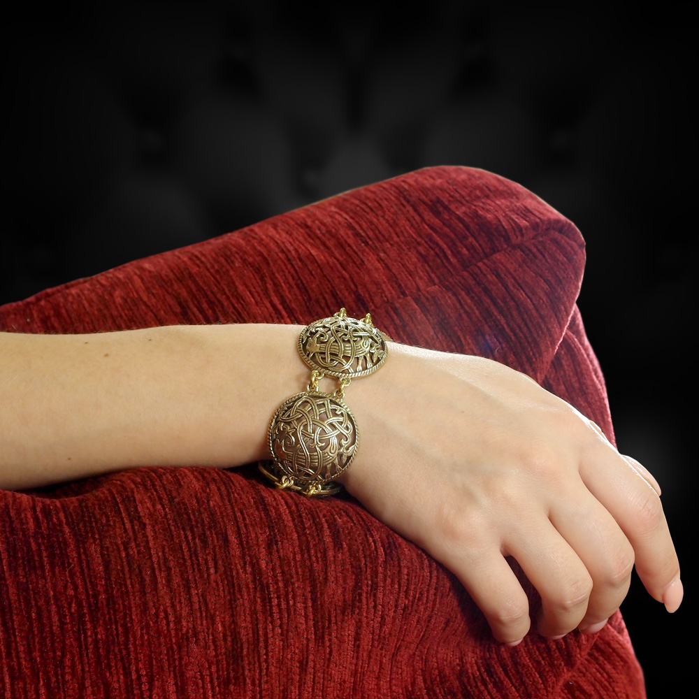 Slotted bracelet "Unknown animal"