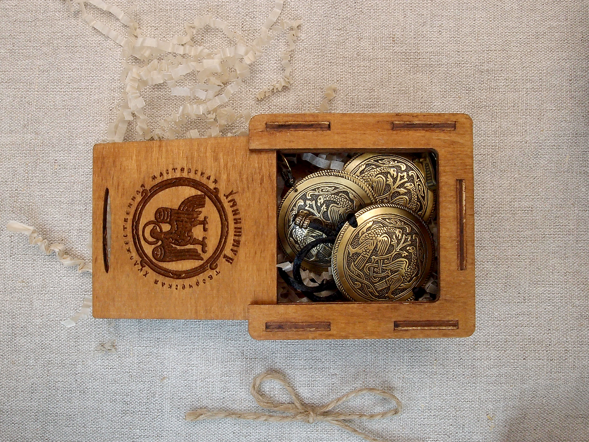 Jewelry set "Suzdal hawks" in a gift box.