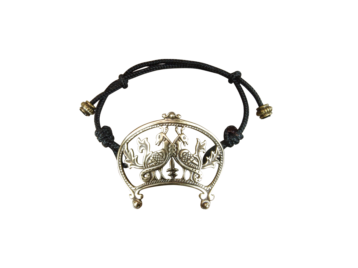 Bracelet-lace "Wide-horned moon with a pair of birds"