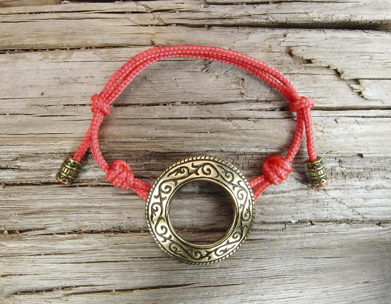 Bracelet-lace nerevsky