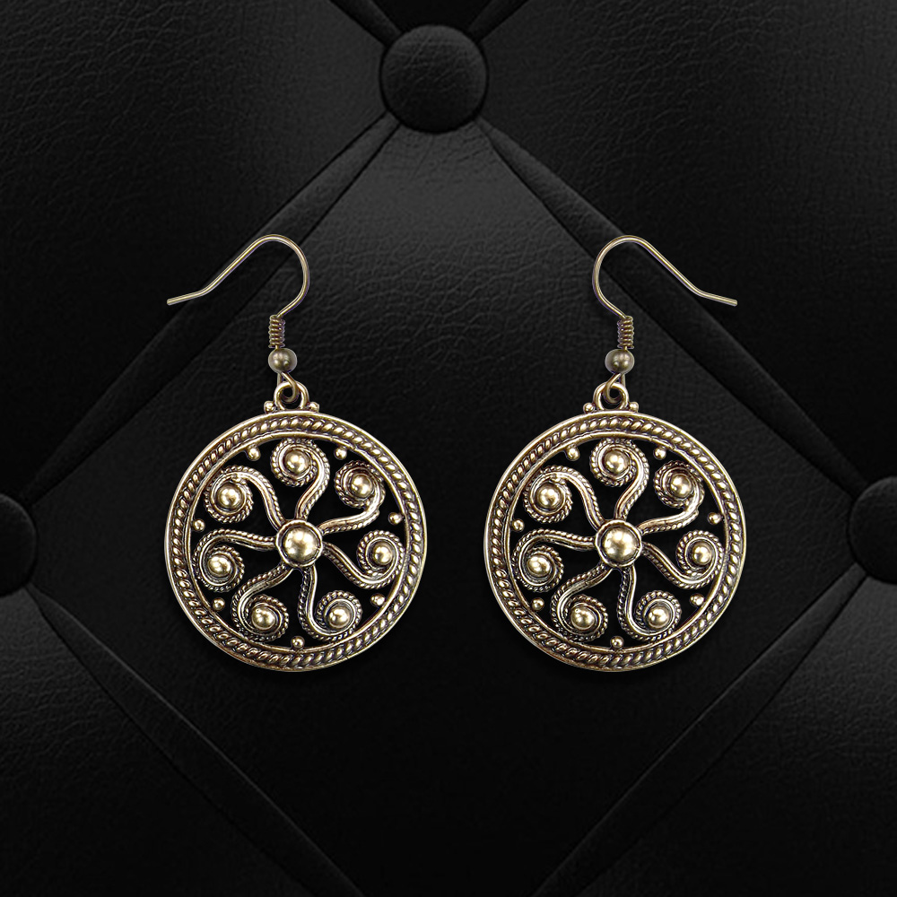 Earrings slotted "Segner's wheel"
