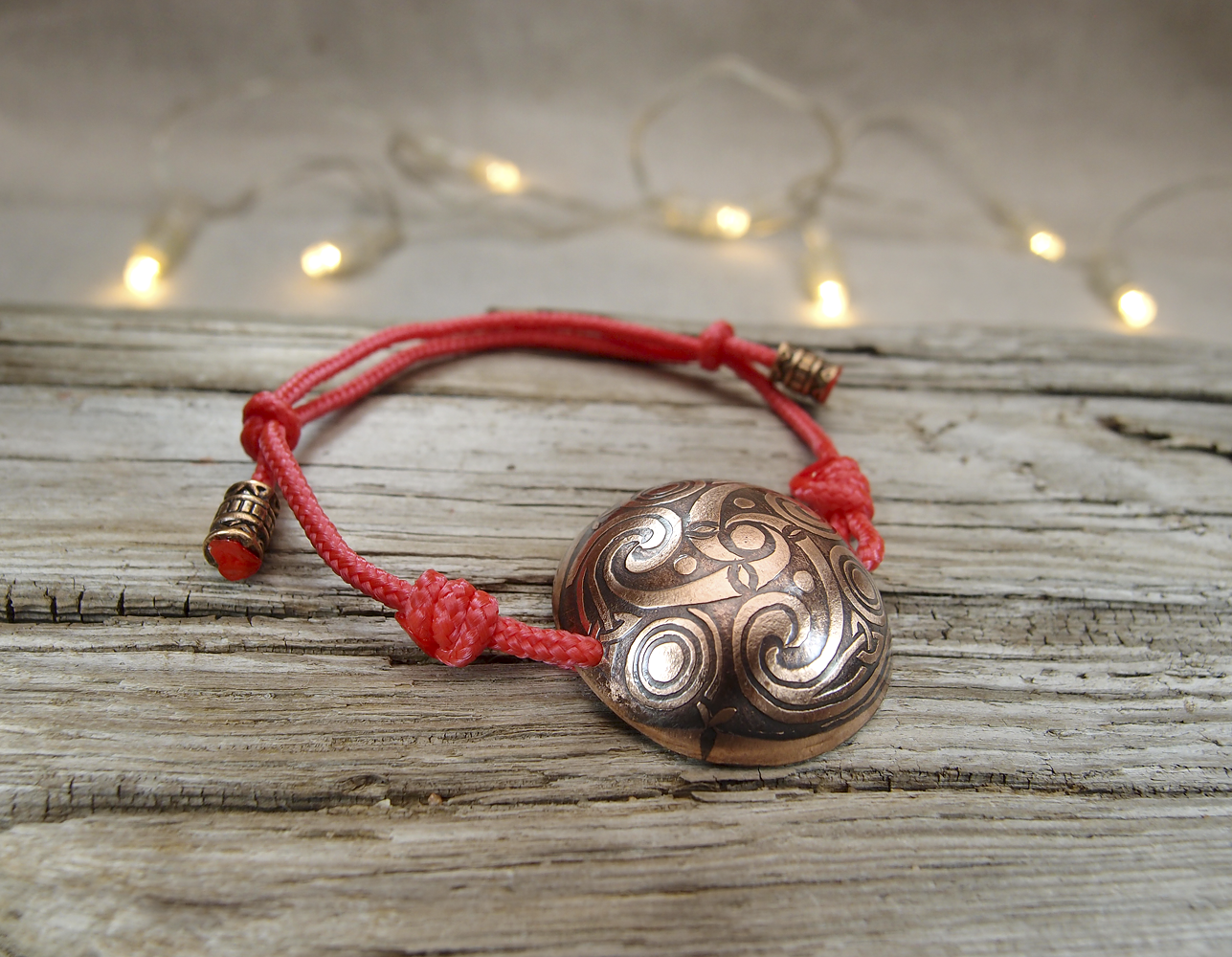 Spherical bracelet-cord "Three-legged Kolovrat"