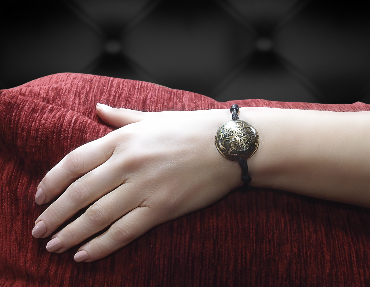 Spherical bracelet-cord "Suzdal bird"
