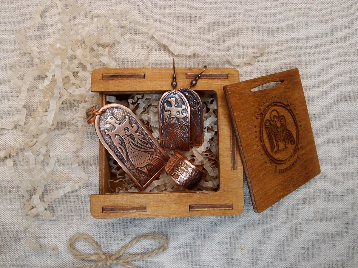 Jewelry set "Virgo Bird" in a gift box.