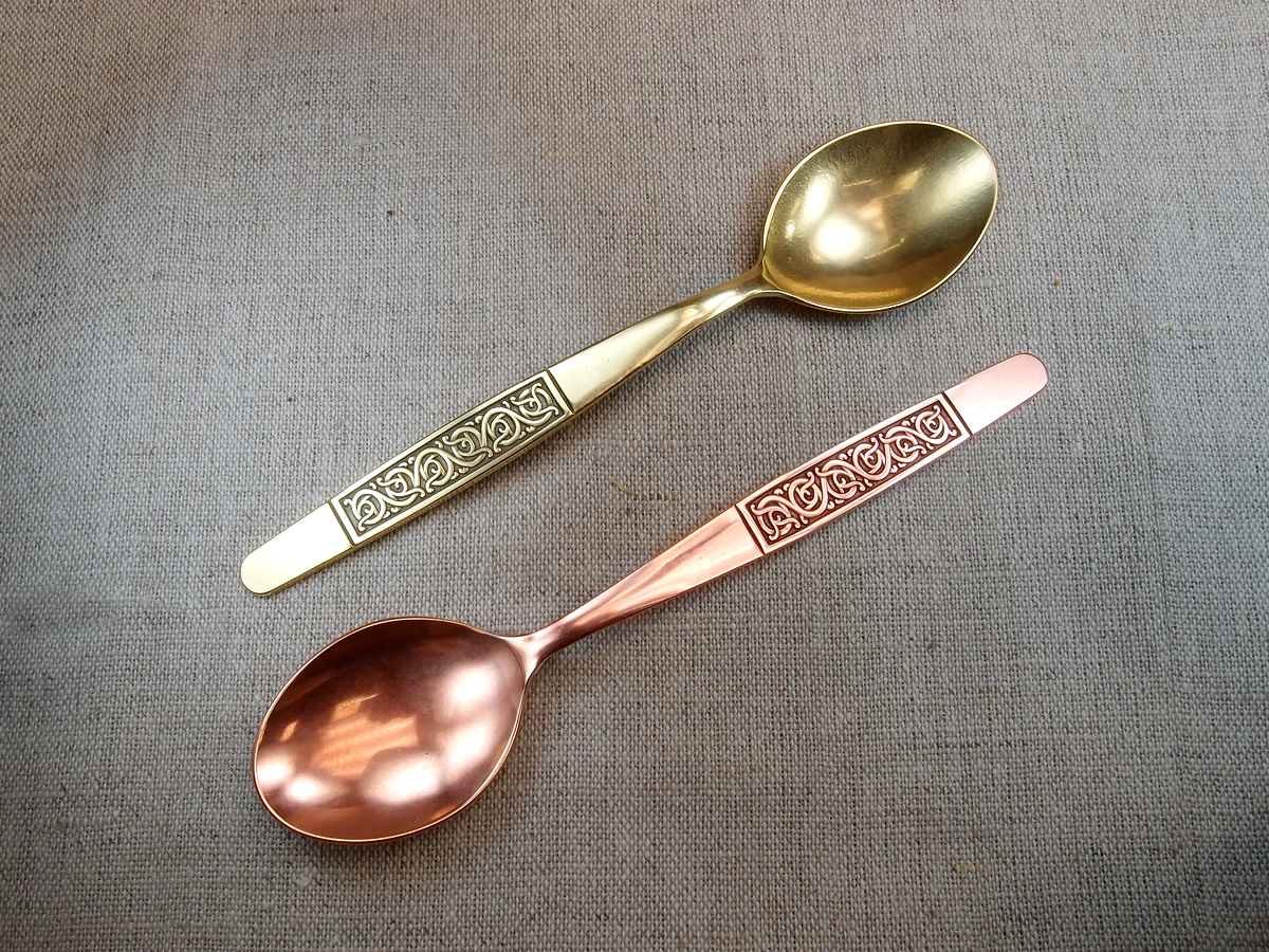 Iris spoon