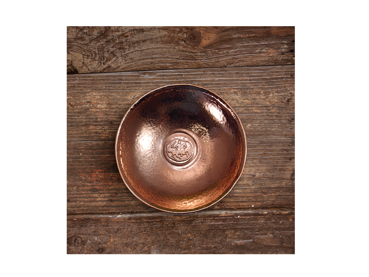 Round plate with rider