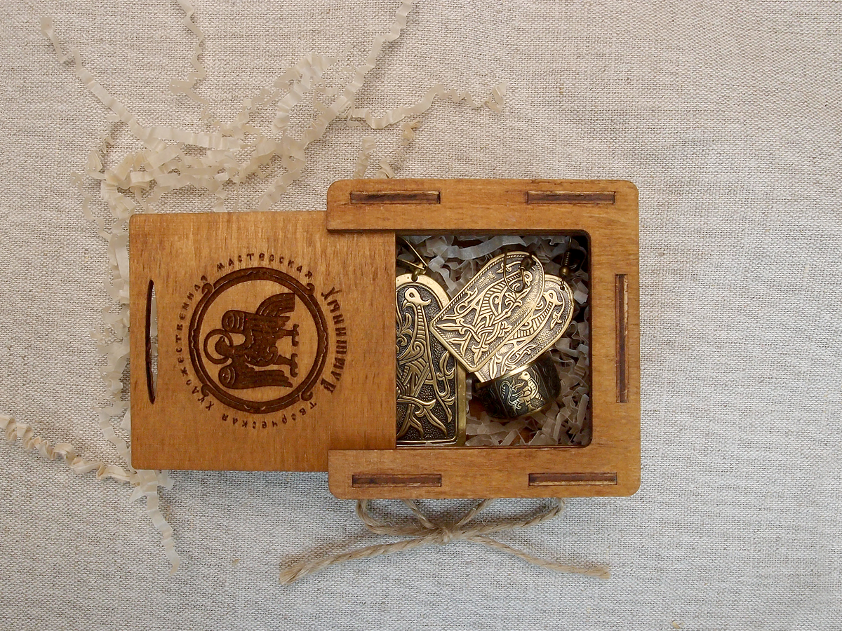 Jewelry set "Kiev bird" in a gift box.