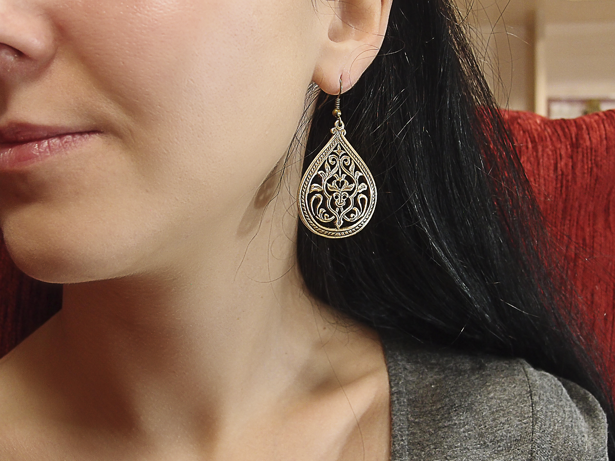 Earrings slotted "Fertility"