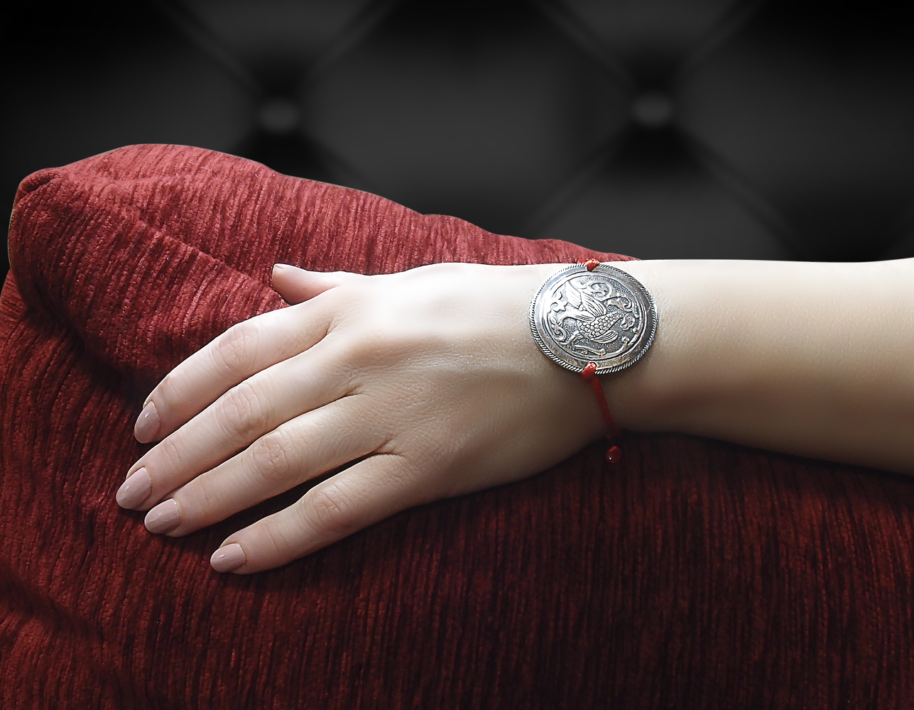 Bracelet-lace "Suzdal bird". Embossing