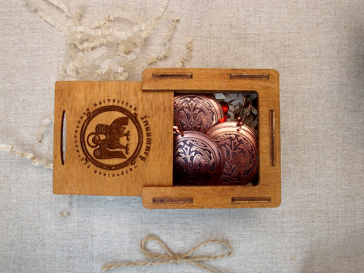Jewelry set "Suzdal hawks" in a gift box.