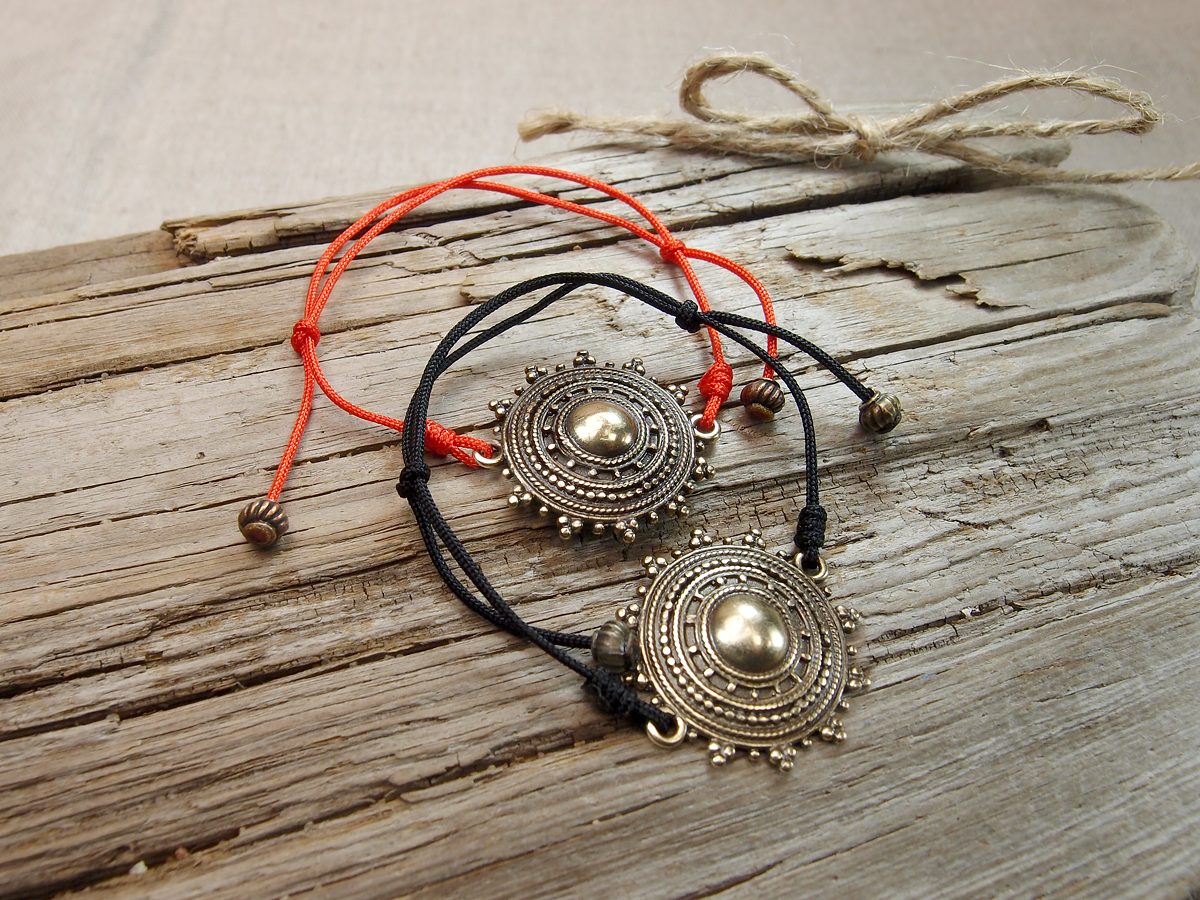 Bracelet-lace "Sun seeds"