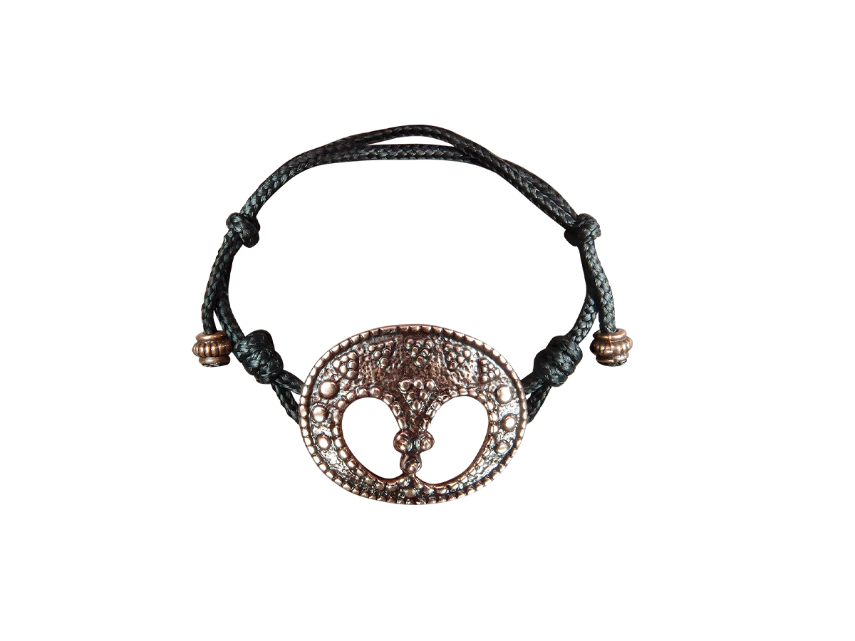Bracelet-lace "Closed moon"