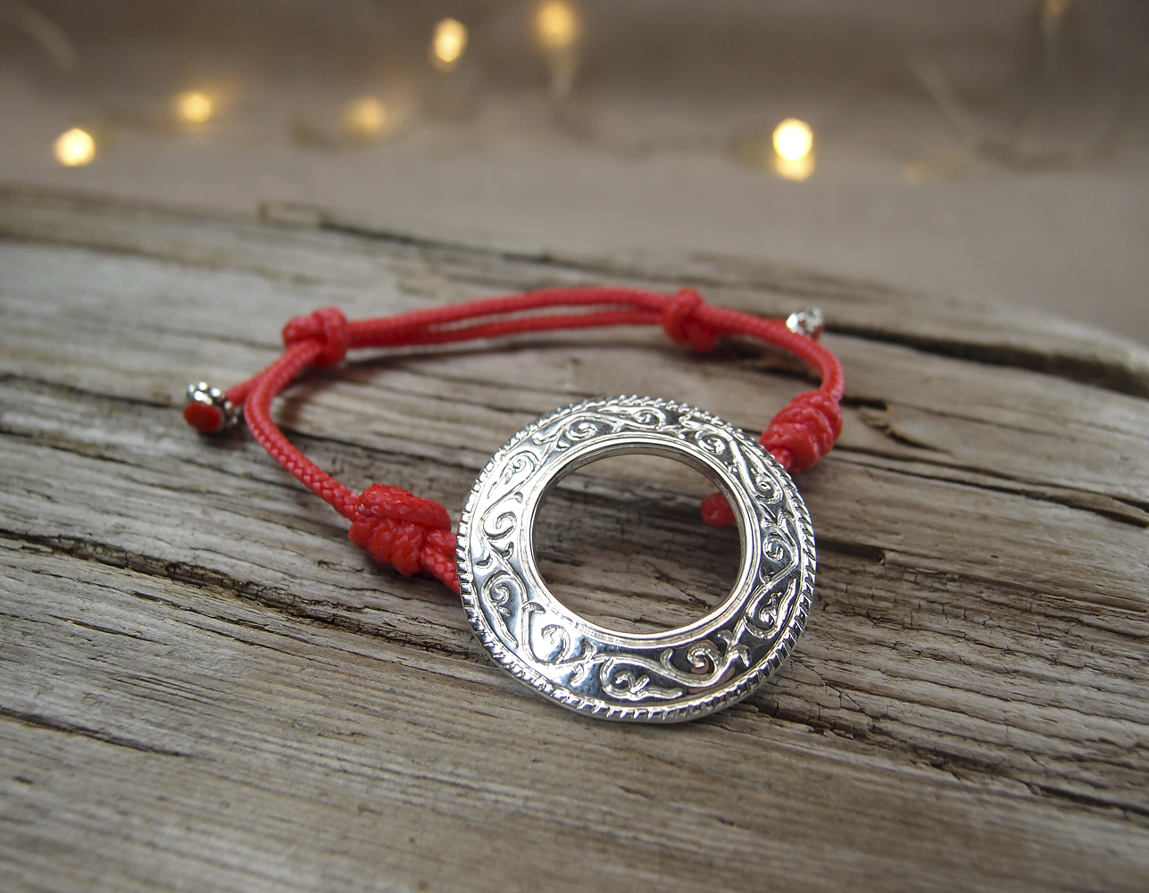 Bracelet-lace nerevsky