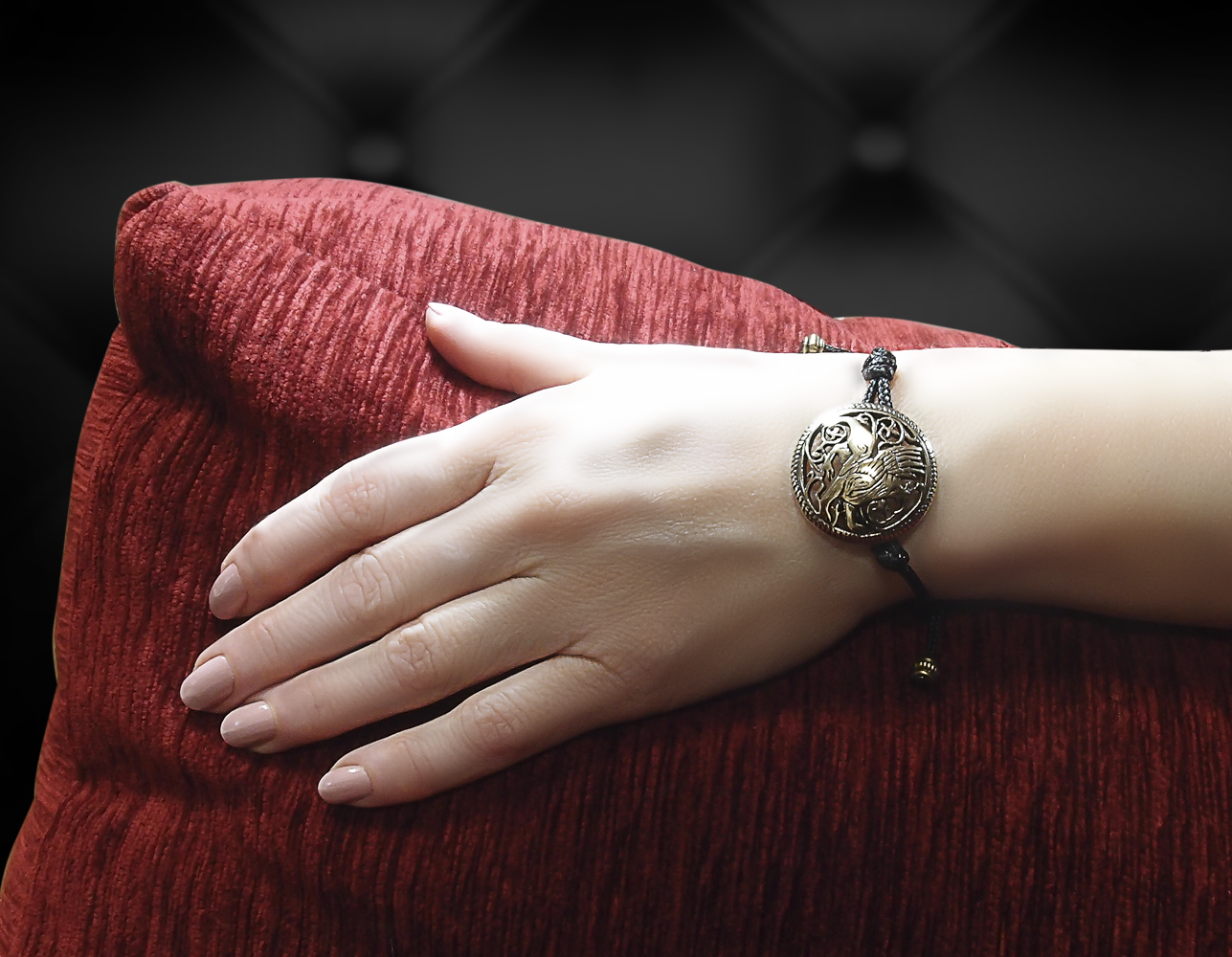 Bracelet-lace "Suzdal griffin"