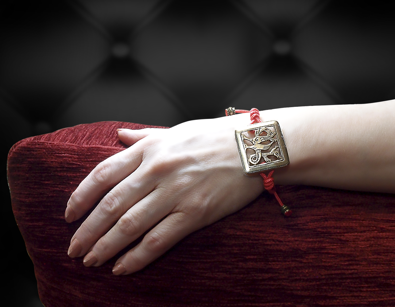 Bracelet-lace "Double-headed griffin"