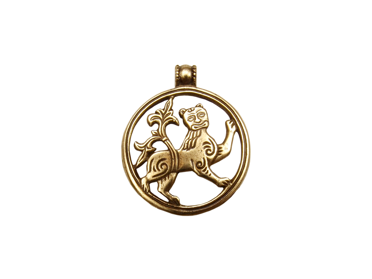 Slotted pendant "Mighty lion"